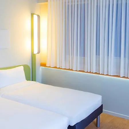 Ibis Budget Centro 2*