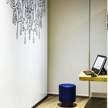 Ibis Budget Centro 2*